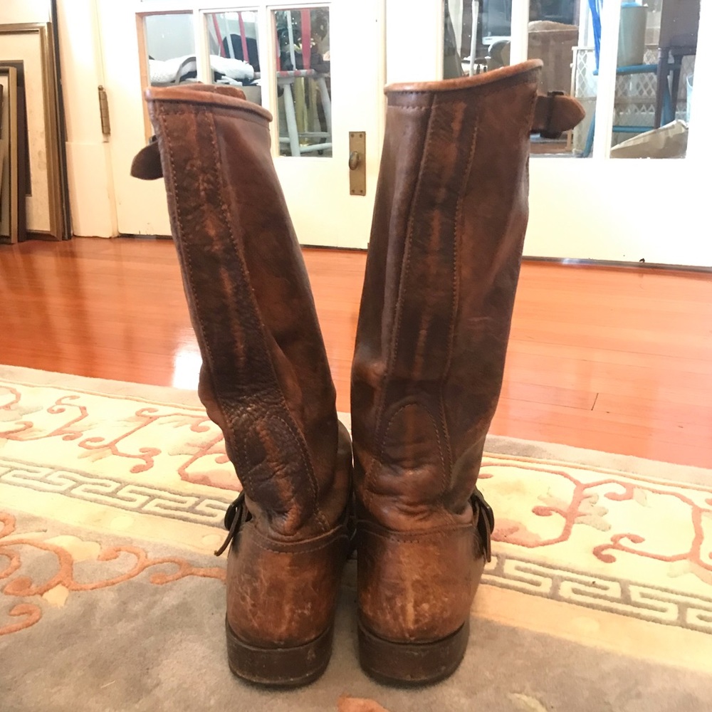 Frye - Picture 6 of 7